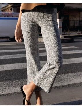 Zara Flared Tweed Boucle Cropped Pants, Size M nwt